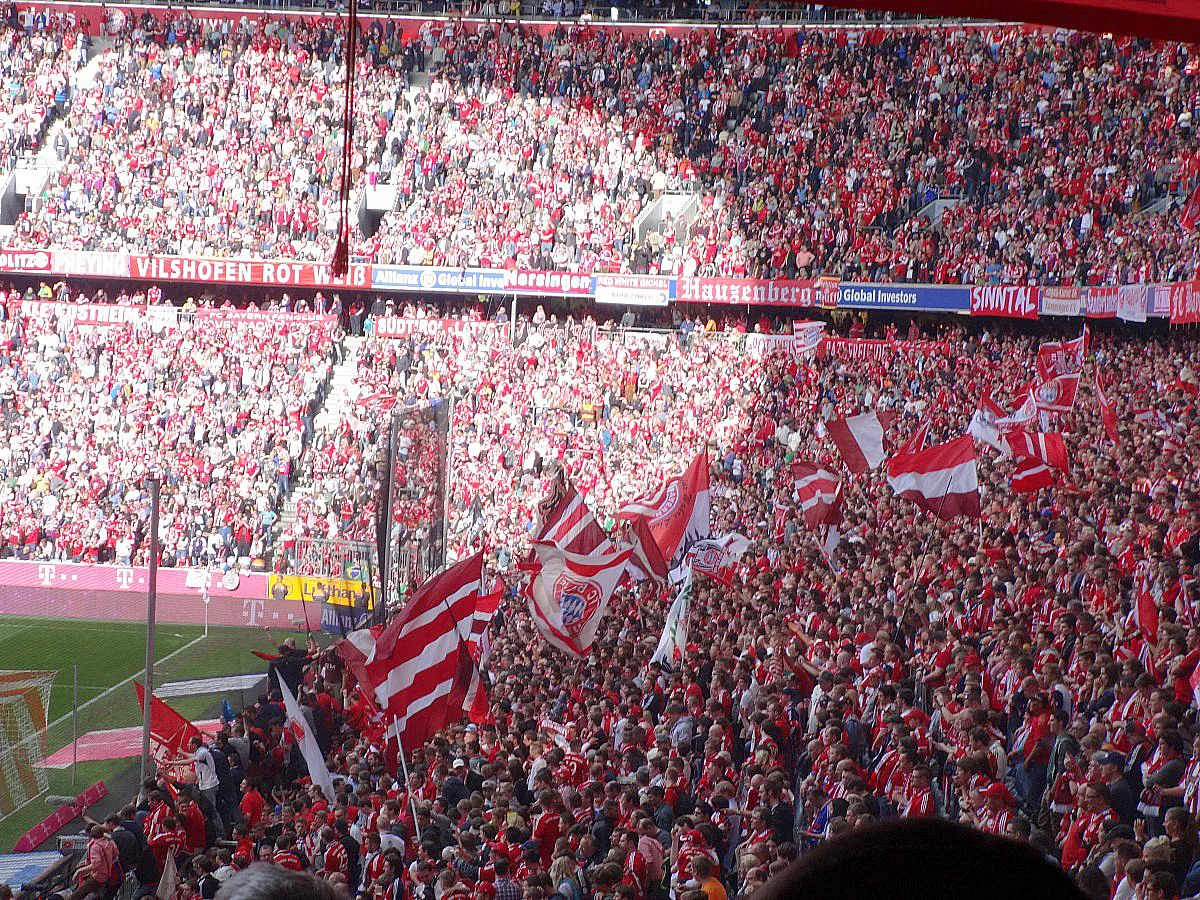 BUNDESLIGA: FC BAYERN MÜNCHEN - VFB STUTTGART