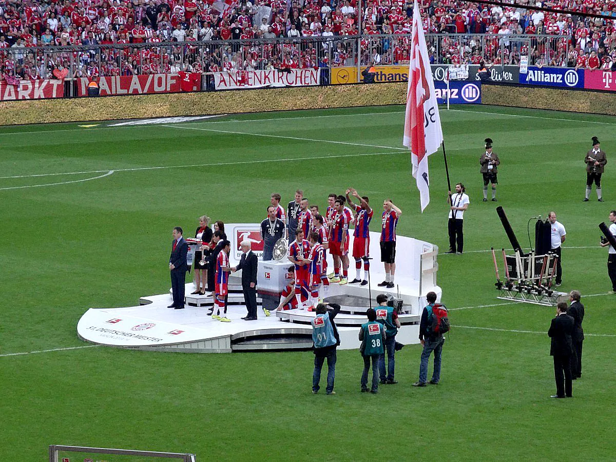 BUNDESLIGA: FC BAYERN MÜNCHEN - VFB STUTTGART