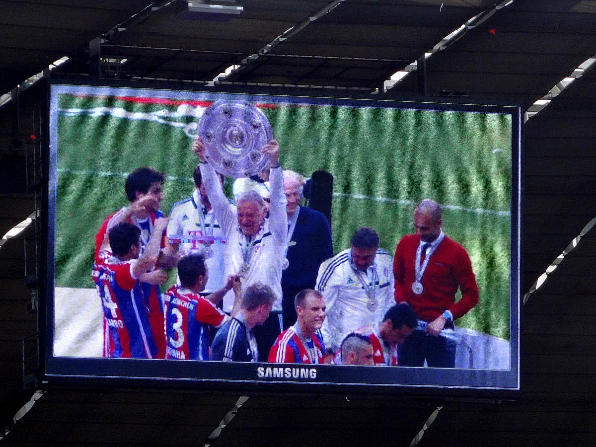 BUNDESLIGA: FC BAYERN MÜNCHEN - VFB STUTTGART