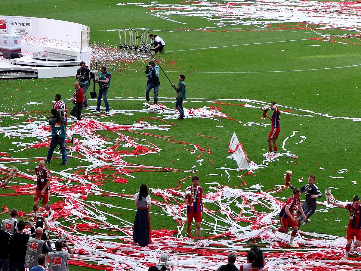 BUNDESLIGA: FC BAYERN MÜNCHEN - VFB STUTTGART