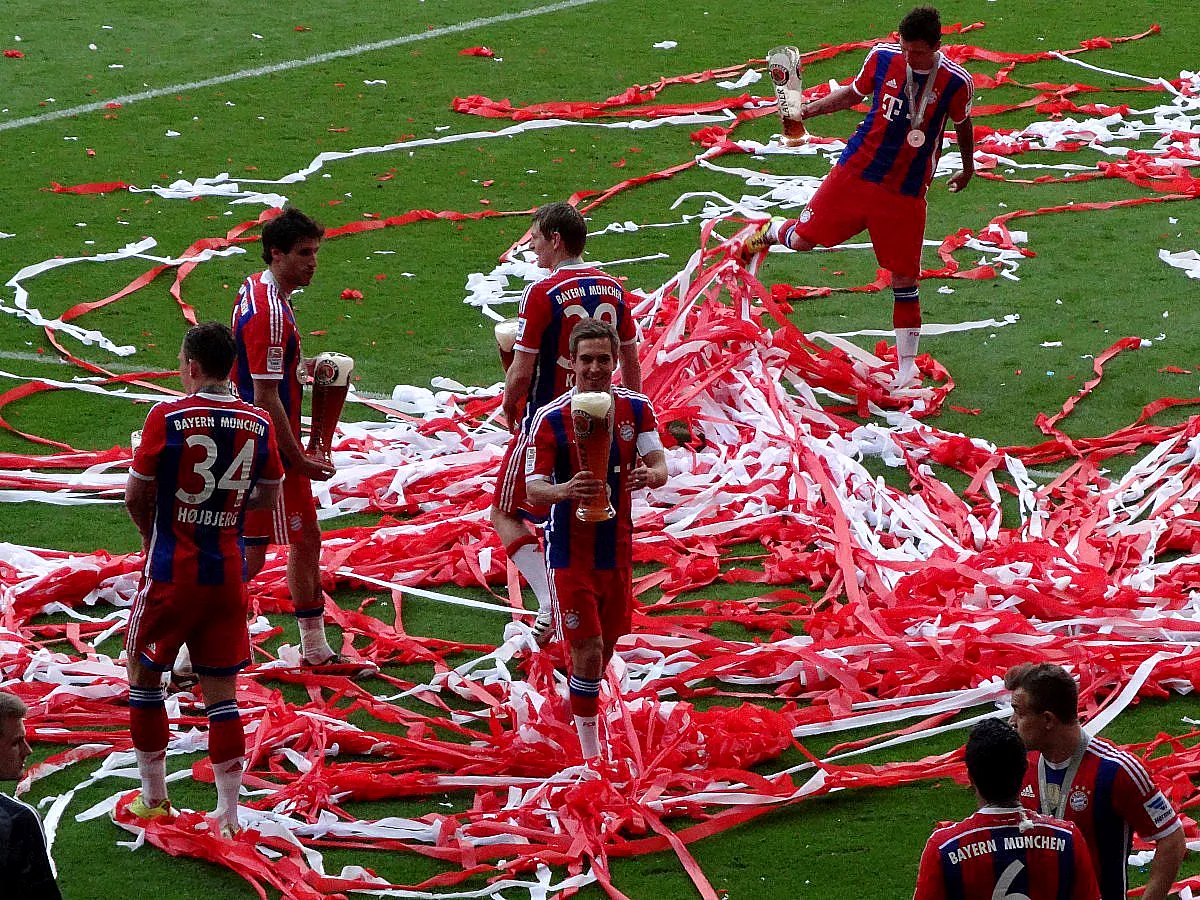 BUNDESLIGA: FC BAYERN MÜNCHEN - VFB STUTTGART