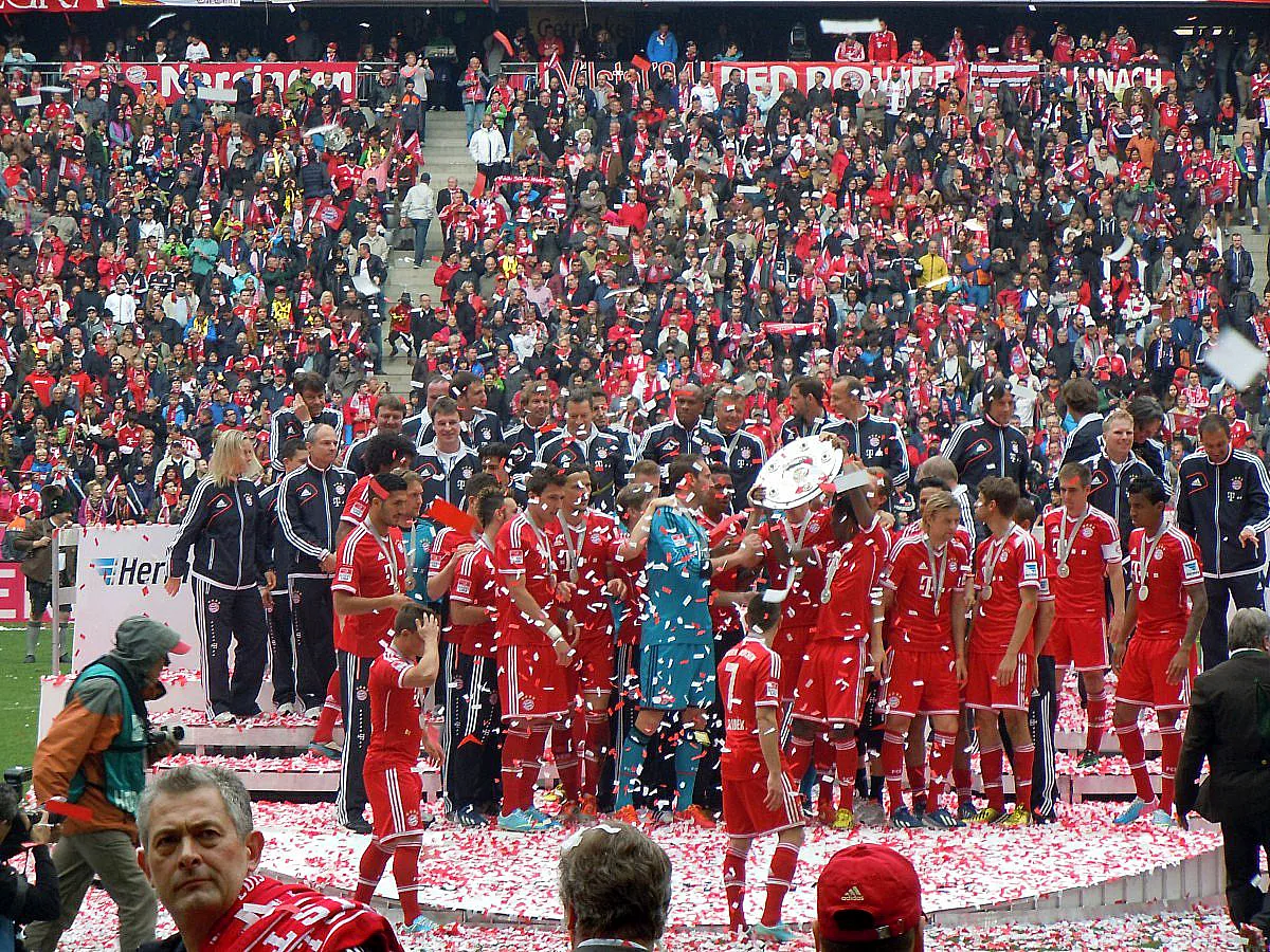 BUNDESLIGA: FC BAYERN MÜNCHEN - FC AUGSBURG