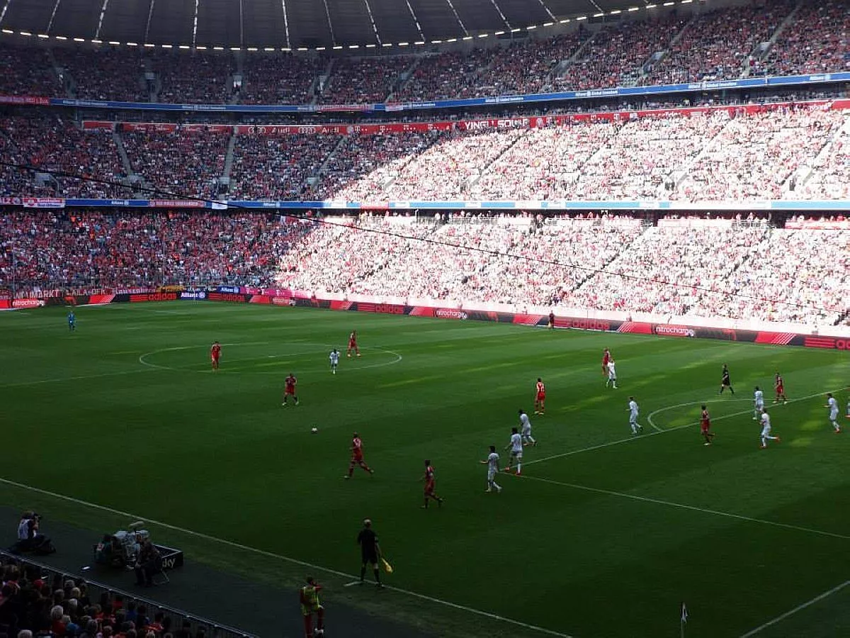 BUNDESLIGA: FC BAYERN - VFL WOLFSBURG