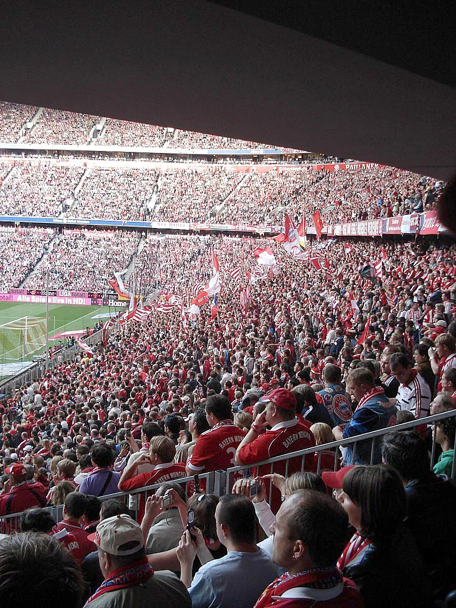 BUNDESLIGA: FC BAYERN MÜNCHEN - VFL WOLFSBURG