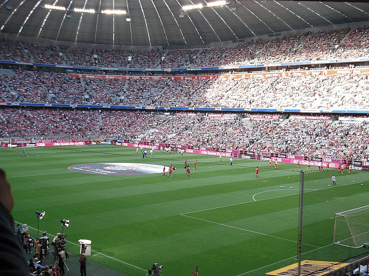 BUNDESLIGA: FC BAYERN MÜNCHEN - VFL WOLFSBURG