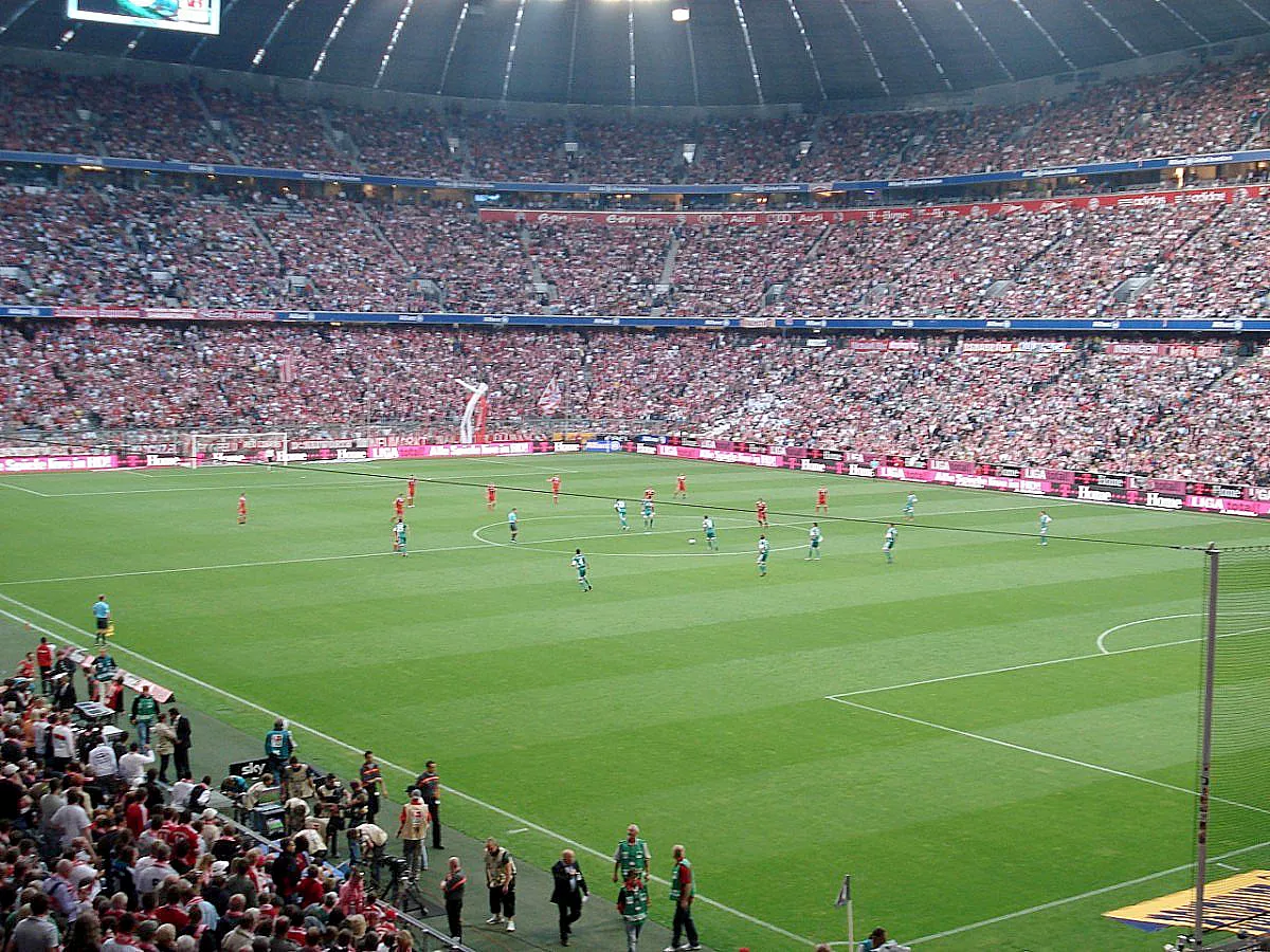 BUNDESLIGA: FC BAYERN MÜNCHEN - VFL WOLFSBURG