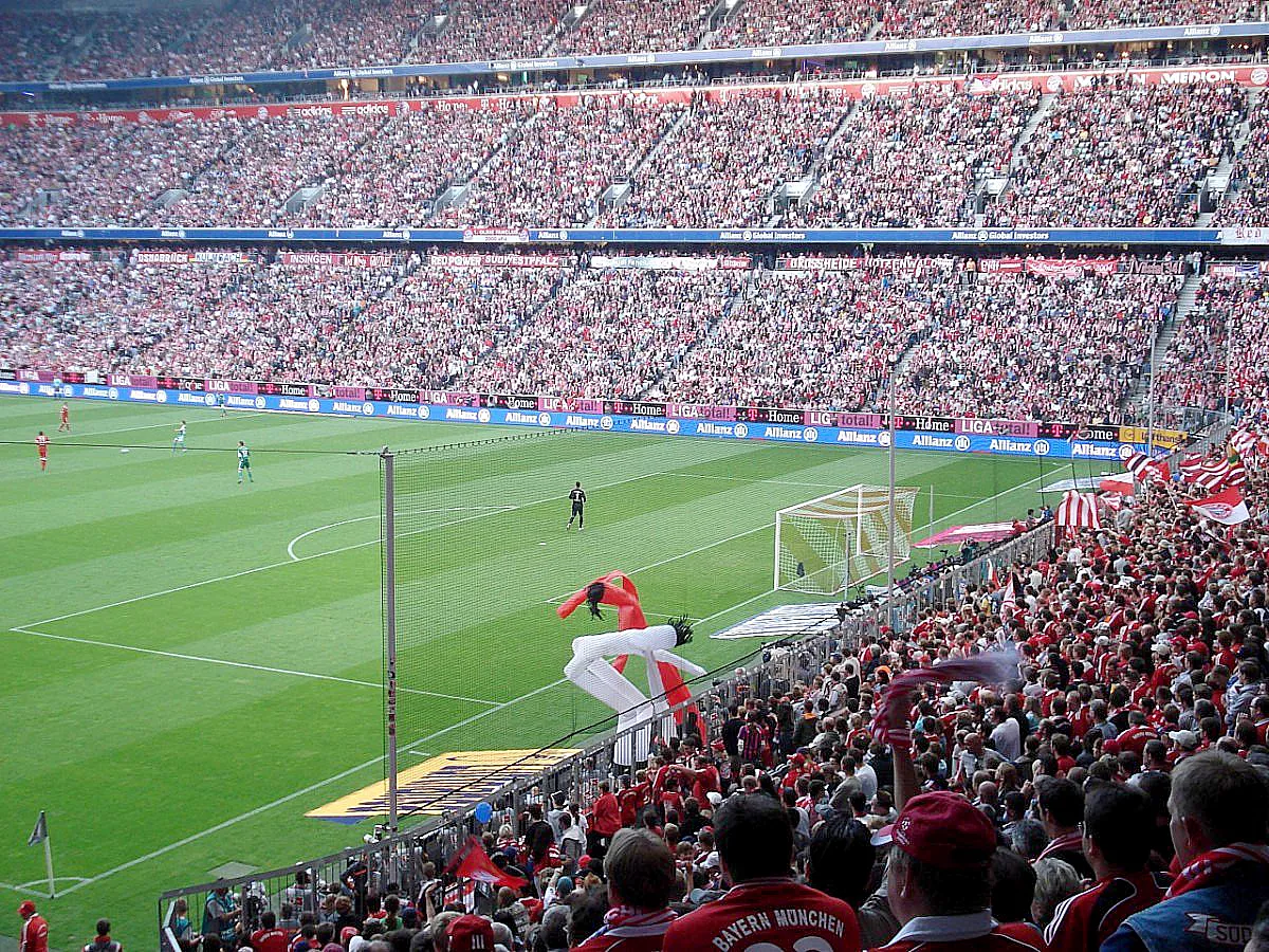 BUNDESLIGA: FC BAYERN MÜNCHEN - VFL WOLFSBURG