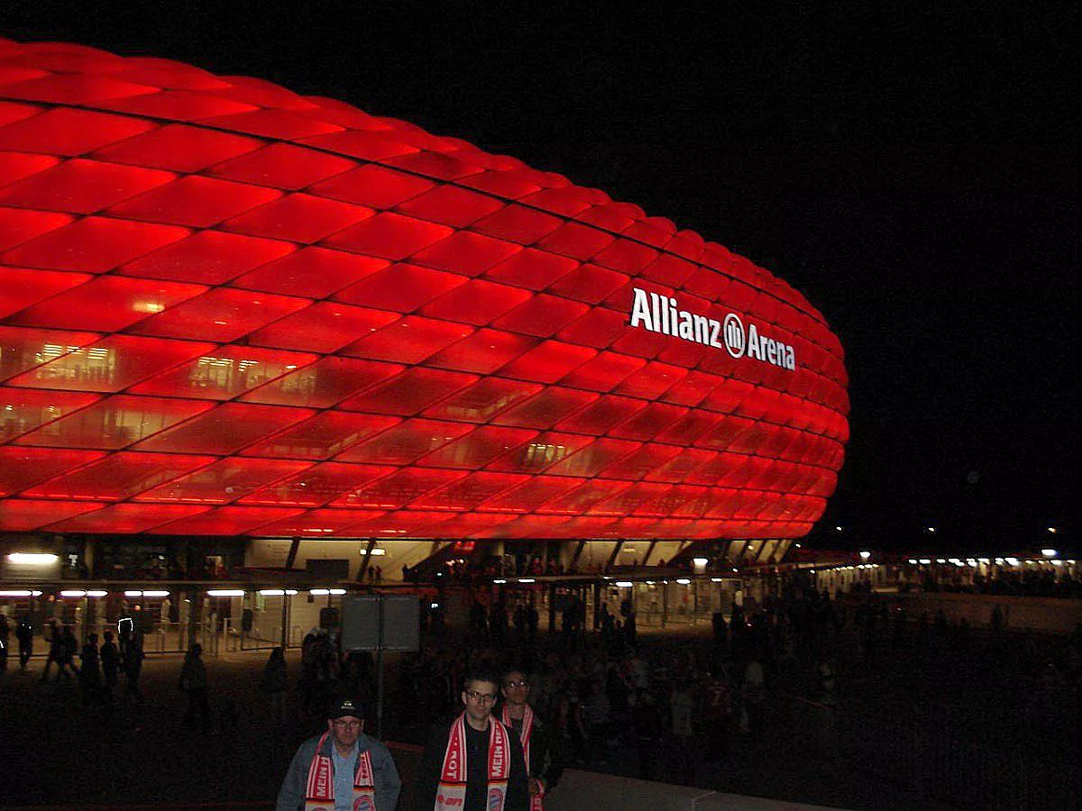 BUNDESLIGA: FC BAYERN MÜNCHEN - VFL WOLFSBURG