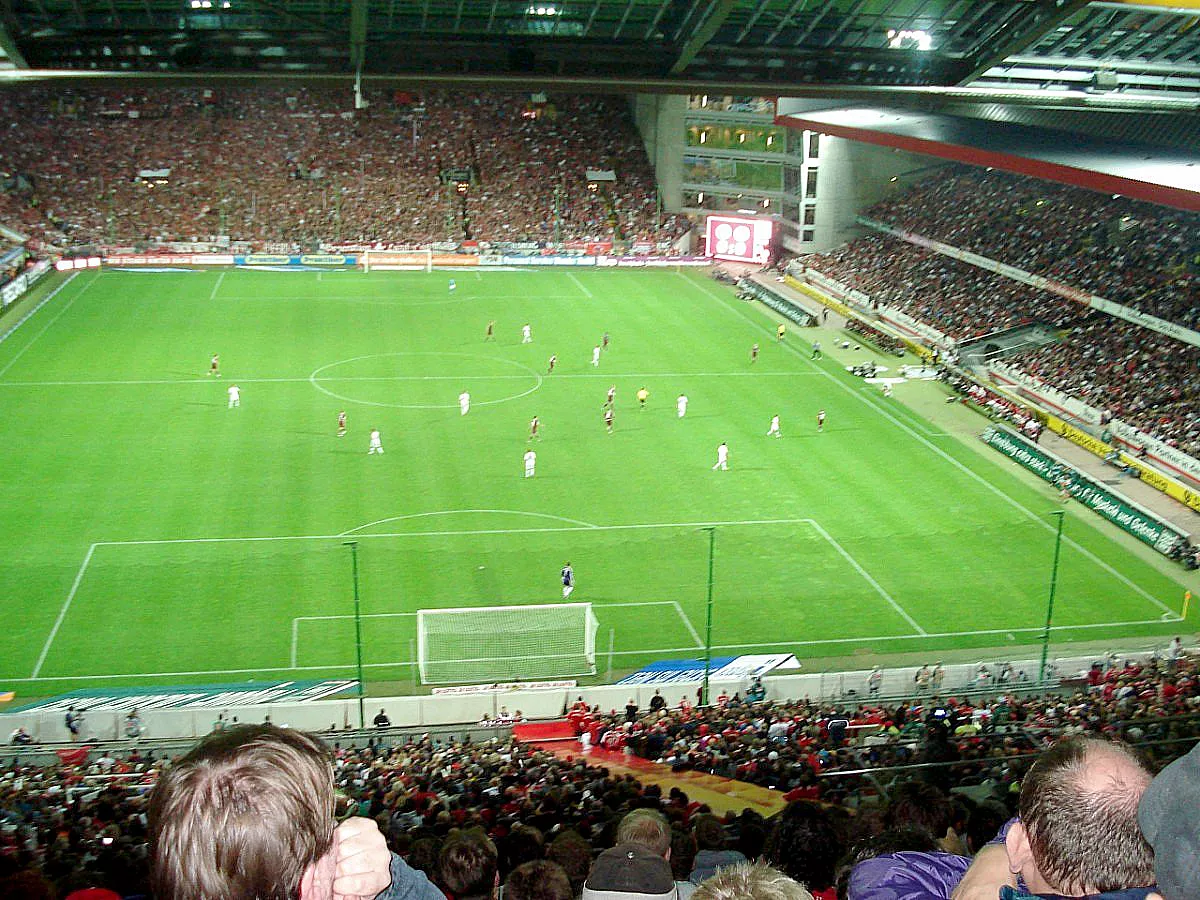 BUNDESLIGA: 1. FC KAISERSLAUTERN - FC BAYERN MÜNCHEN