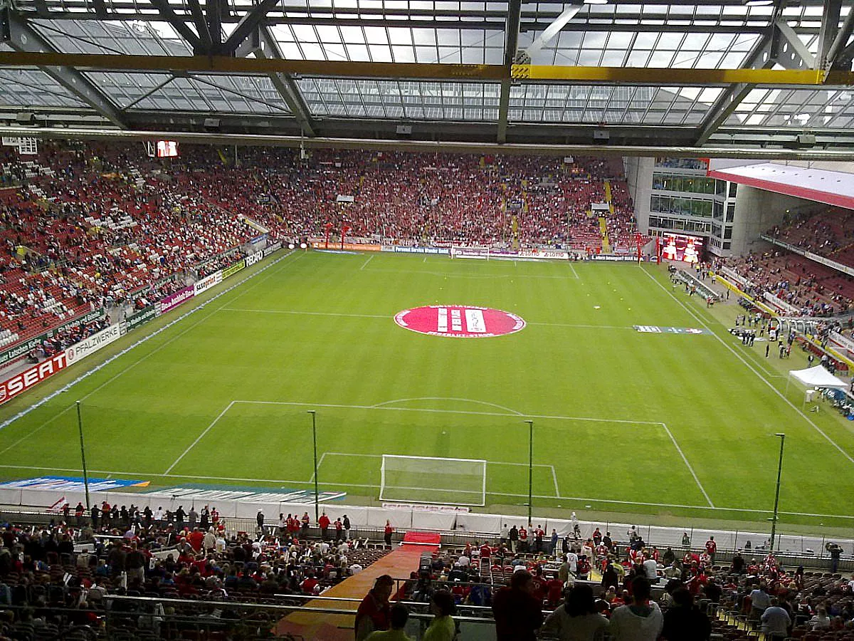 BUNDESLIGA: 1. FC KAISERSLAUTERN - FC BAYERN MÜNCHEN