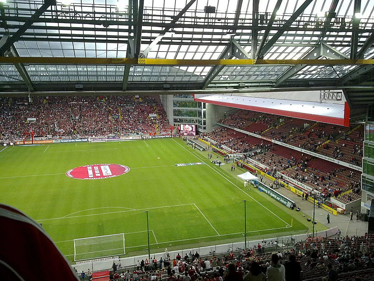 BUNDESLIGA: 1. FC KAISERSLAUTERN - FC BAYERN MÜNCHEN