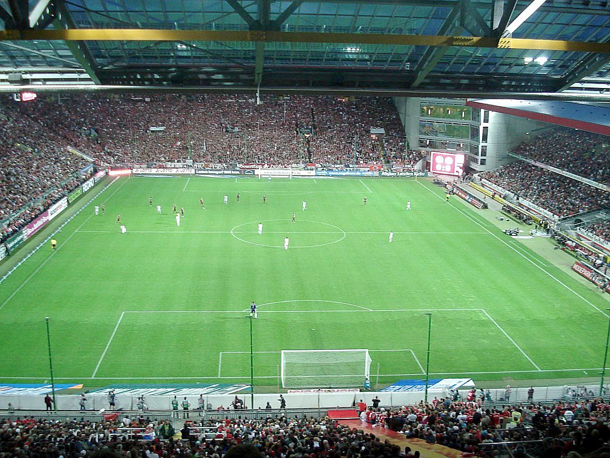 BUNDESLIGA: 1. FC KAISERSLAUTERN - FC BAYERN MÜNCHEN