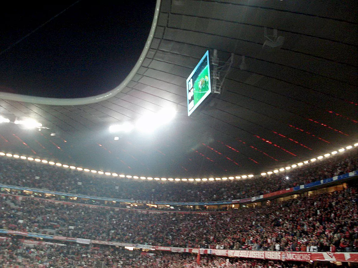 CHAMPIONS LEAGUE: FC BAYERN MÜNCHEN - OLYMPIQUE LYON