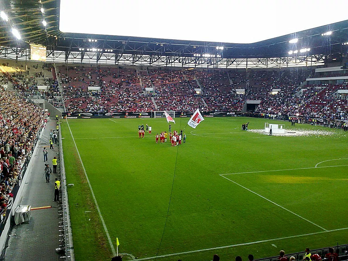 SUPERCUP: FC BAYERN MÜNCHEN - FC SCHALKE 04