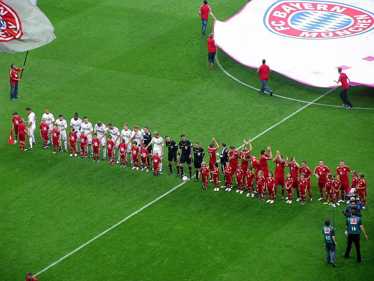 BUNDESLIGA: FC BAYERN MÜNCHEN - BAYER 04 LEVERKUSEN