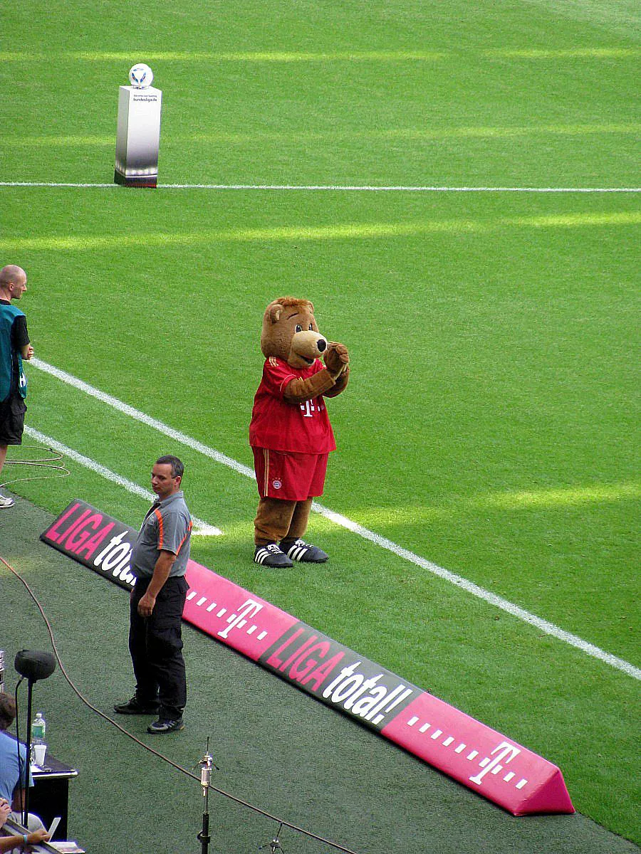 BUNDESLIGA: FC BAYERN MÜNCHEN - HAMBURGER SV