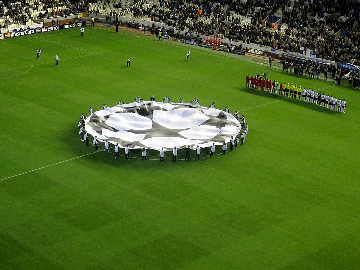 CHAMPIONS LEAQUE: FC VALENCIA - FC BAYERN MÜNCHEN